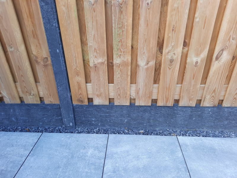 Semi- Luxe Vuren (hout-betonschutting)